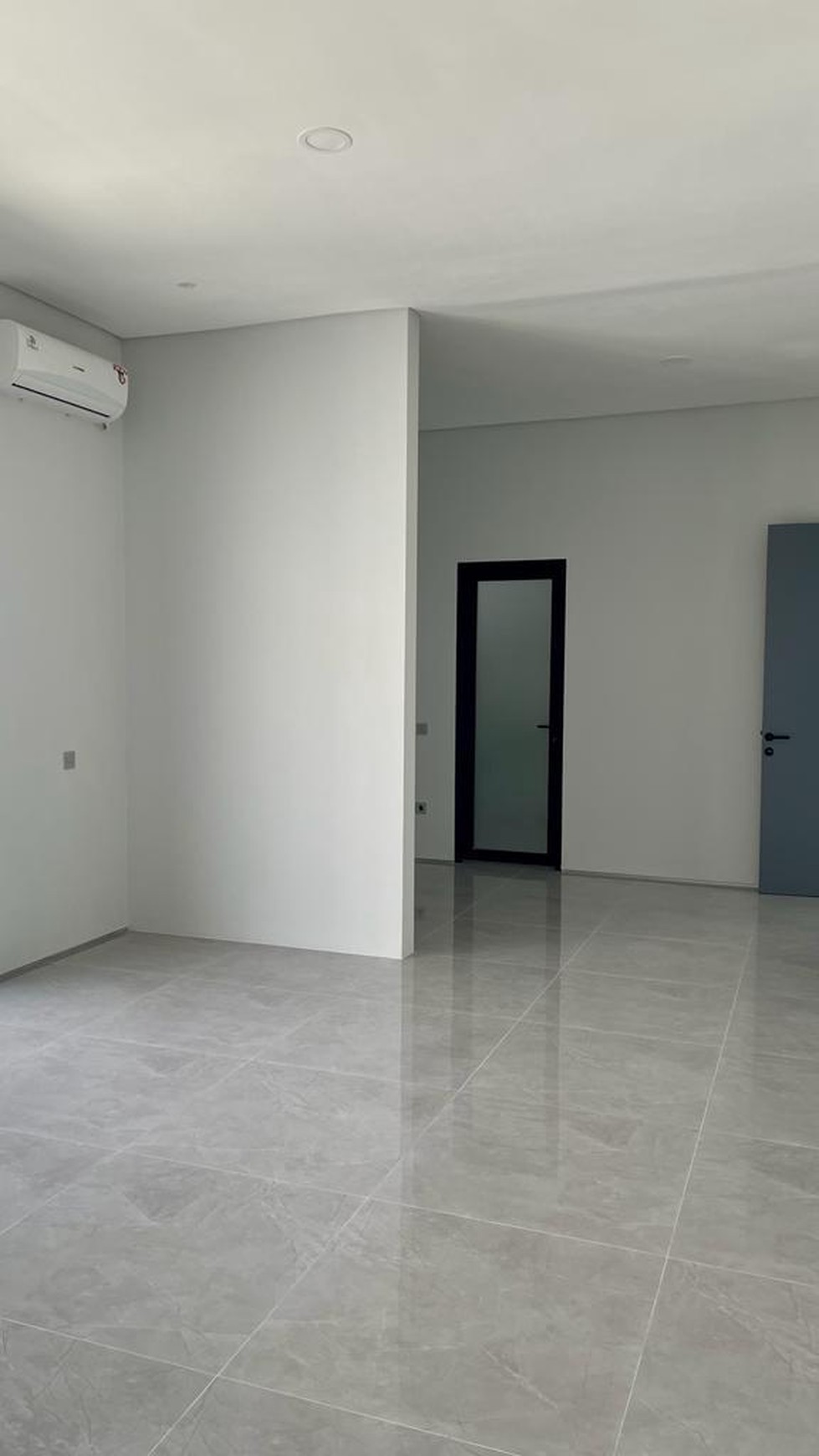 Dijual Rumah Baru Dian Istana Park Avenue Wiyung Surabaya Barat BONUS New Pantry Set , 6 Unit AC , Waterheater, Pompa Air  STRATEGIS dekat Pakuwon Mall