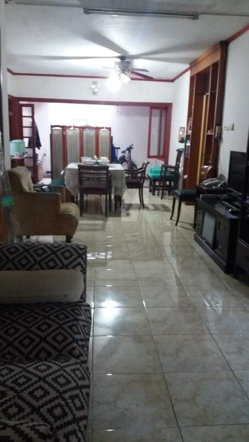 Di jual rumah di taman laguna cibubur