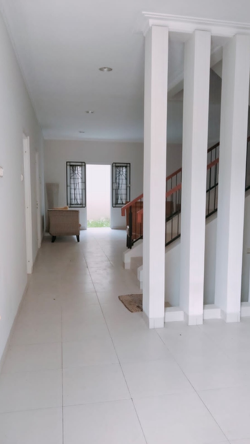 Rumah Minimalis Mewah Kota wisata Furnished dekat Penabur