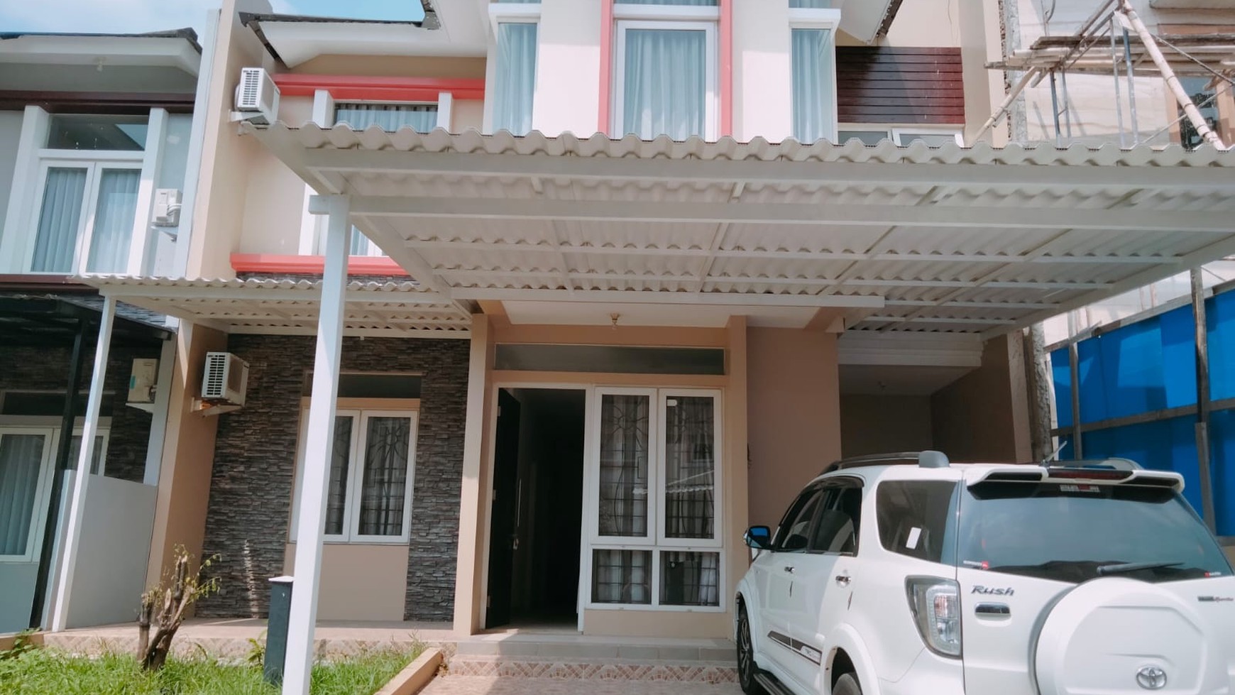 Rumah Minimalis Mewah Kota wisata Furnished dekat Penabur