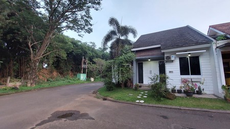 Rumah Cantik Hoek Legenda Wisata