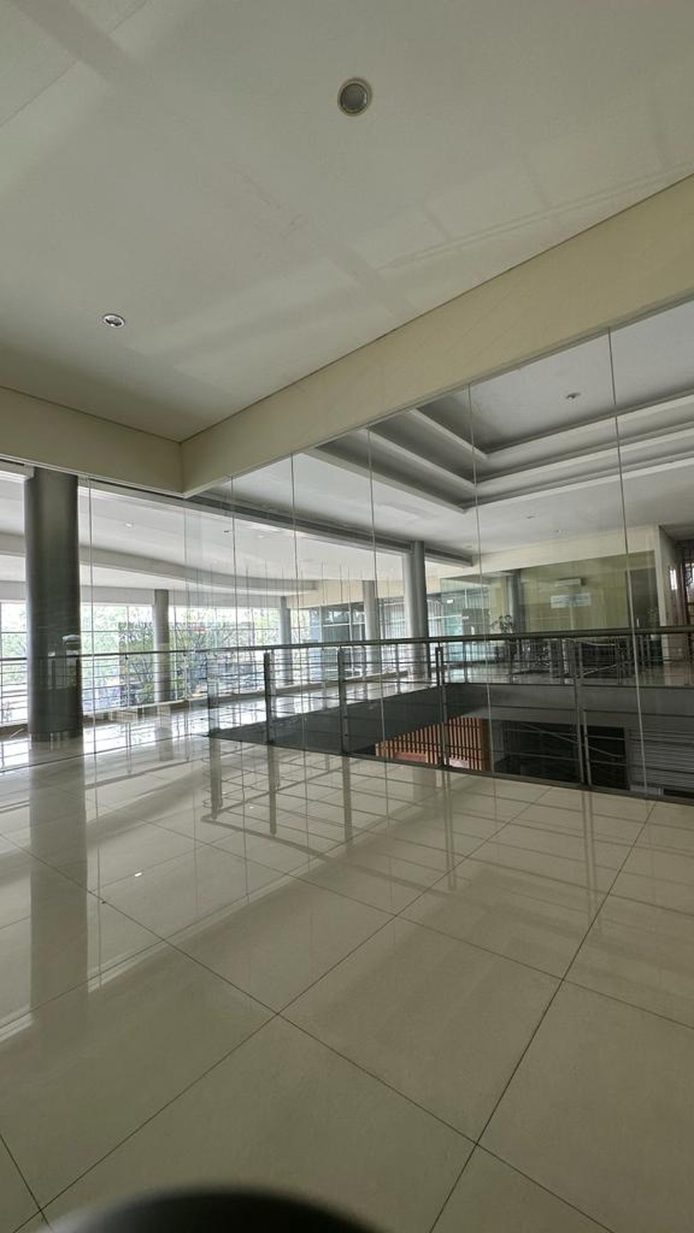 Dijual Ex Show Room di Cibubur