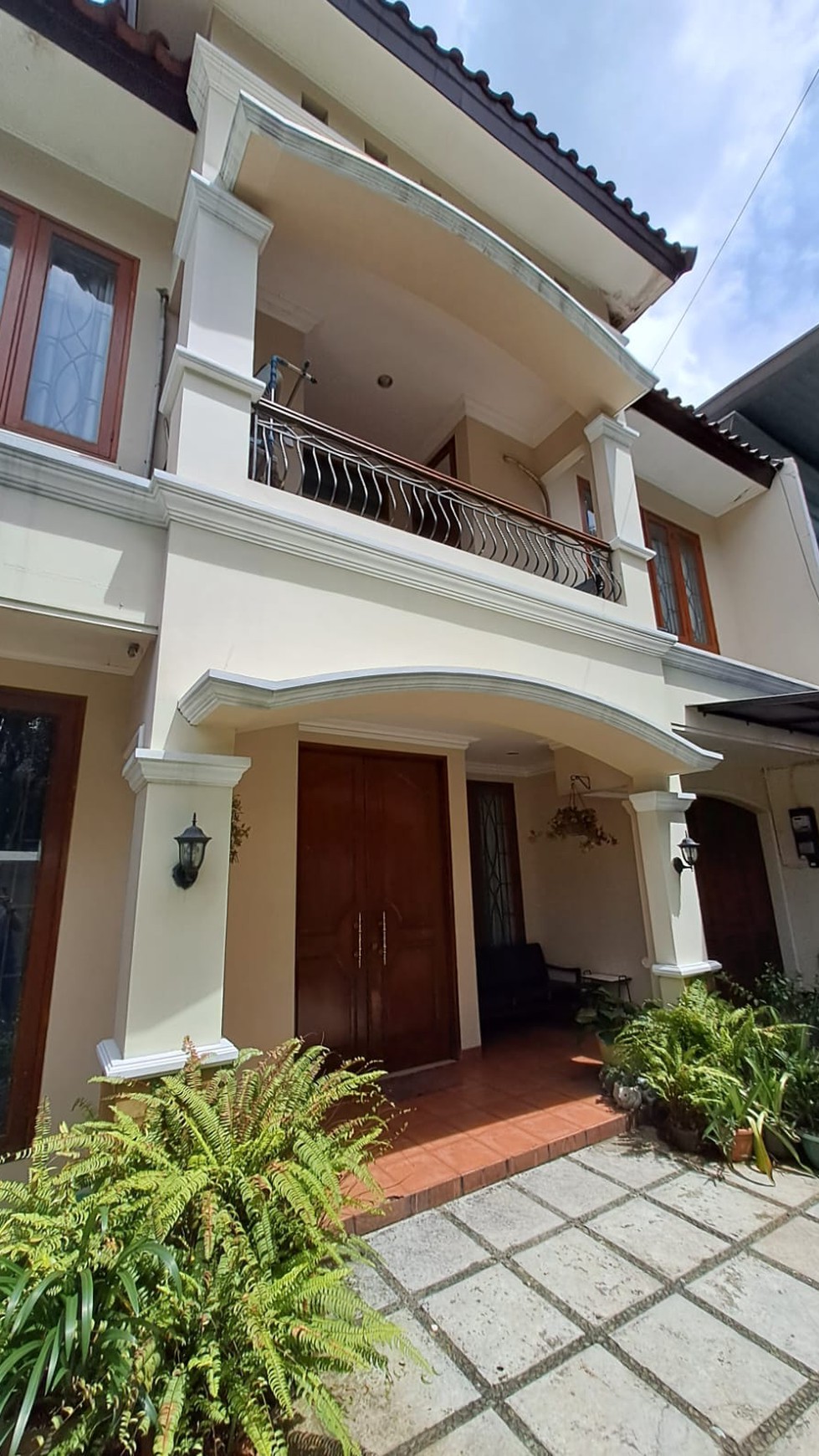 Rumah Modern Klasik Area Kebayoran Baru