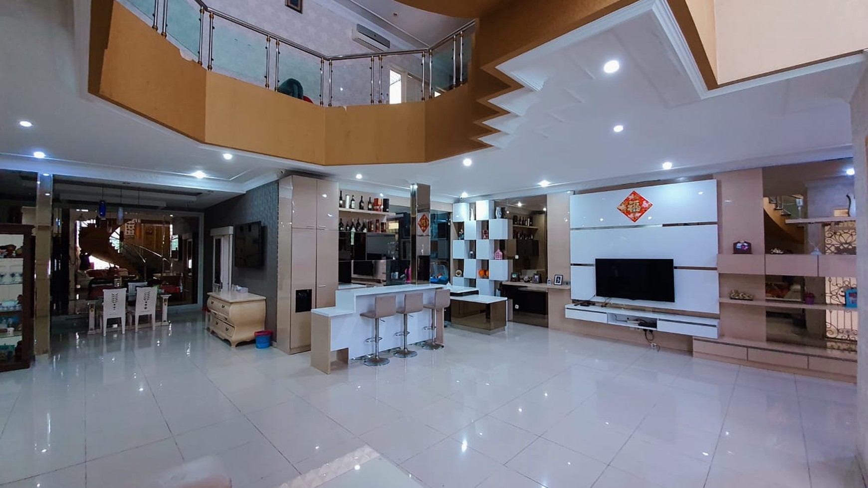 Rumah Hoek 2 Lantai Fully Furnish , Lokasi Ok dekat Mall Kelapa Gading