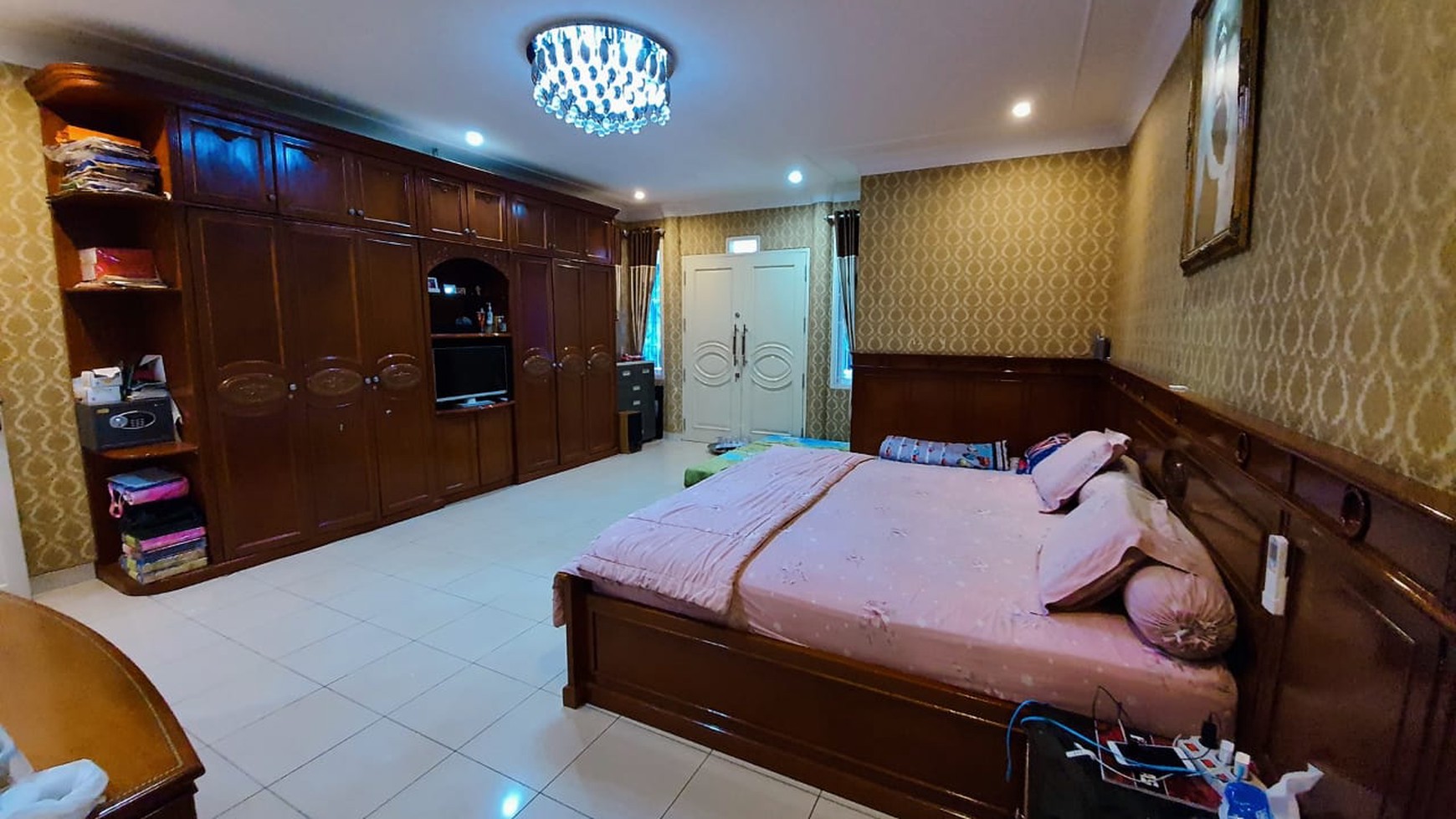 Rumah Hoek 2 Lantai Fully Furnish , Lokasi Ok dekat Mall Kelapa Gading