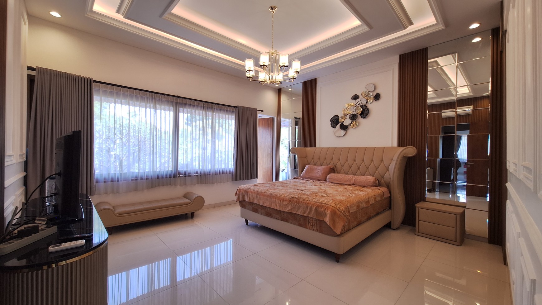 Rumah Cantik dan Modern di Delatinos Bsd City