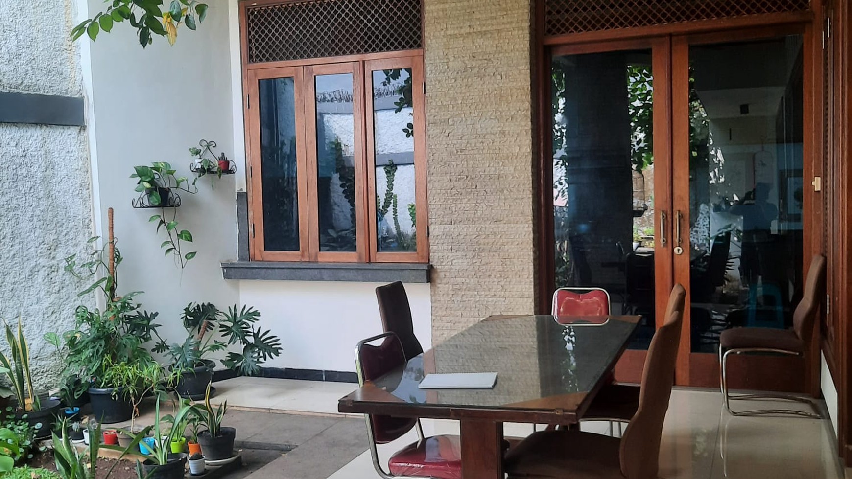 Rumah Siap Huni Ceiling Tinggi dan Sirkulasi Udara Baik @Kucica, Bintaro