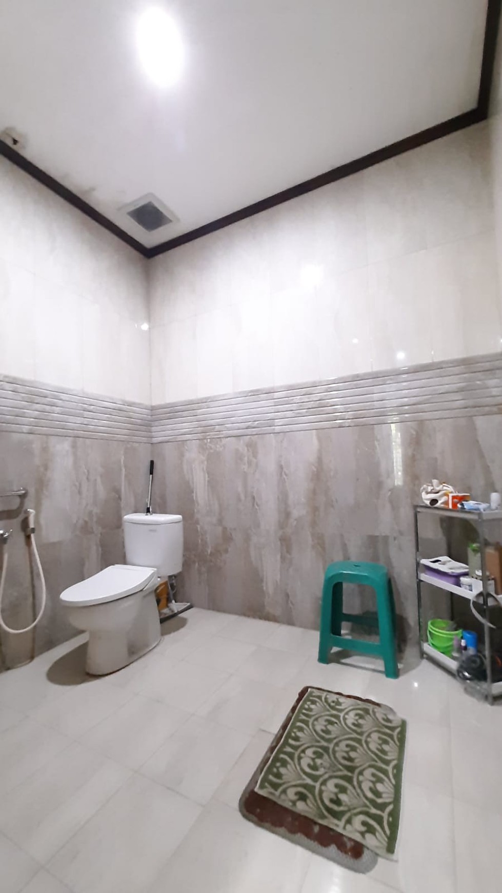 Rumah Siap Huni Ceiling Tinggi dan Sirkulasi Udara Baik @Kucica, Bintaro