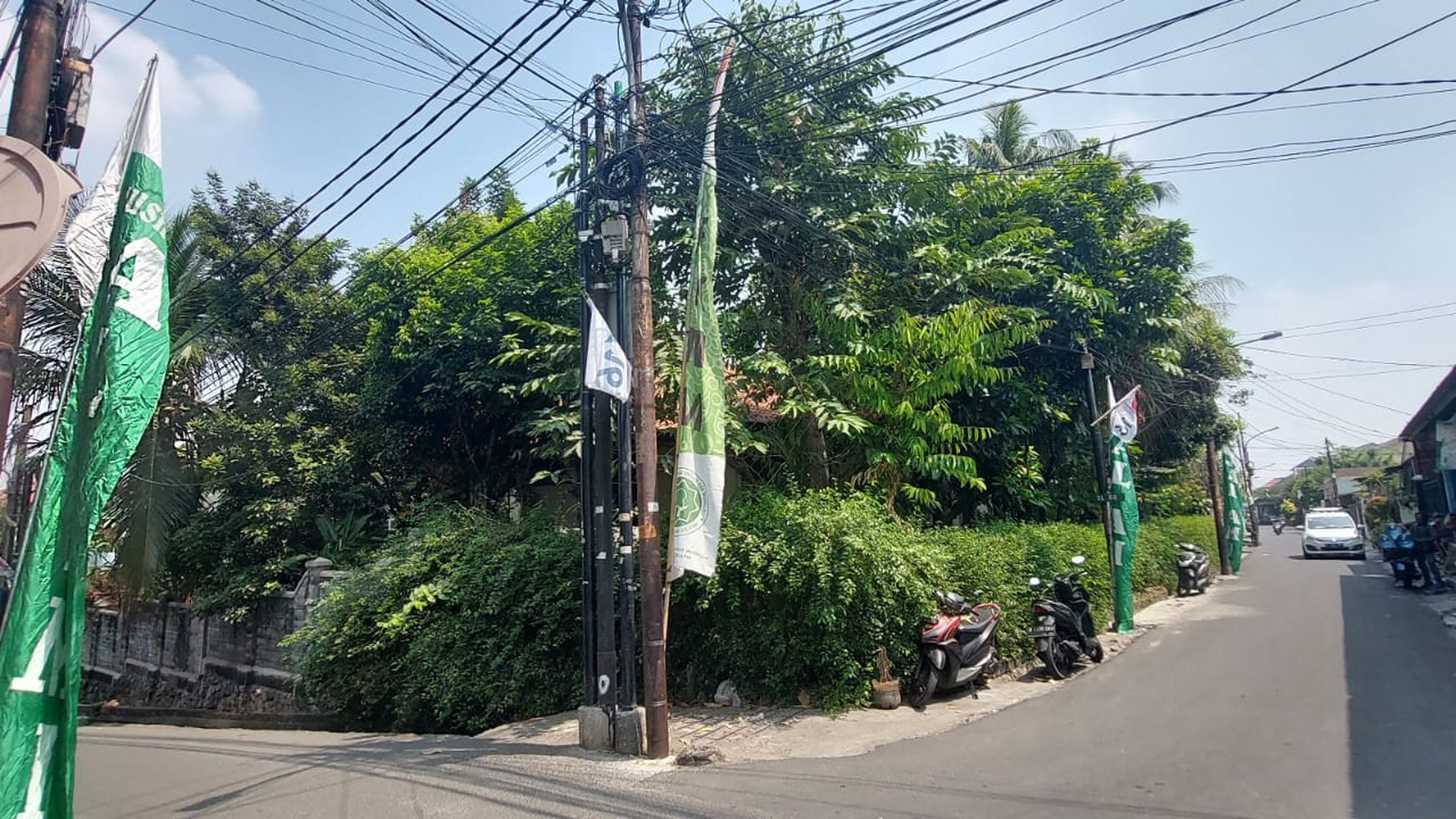 Rumah bagus siap huni di kebon jeruk 