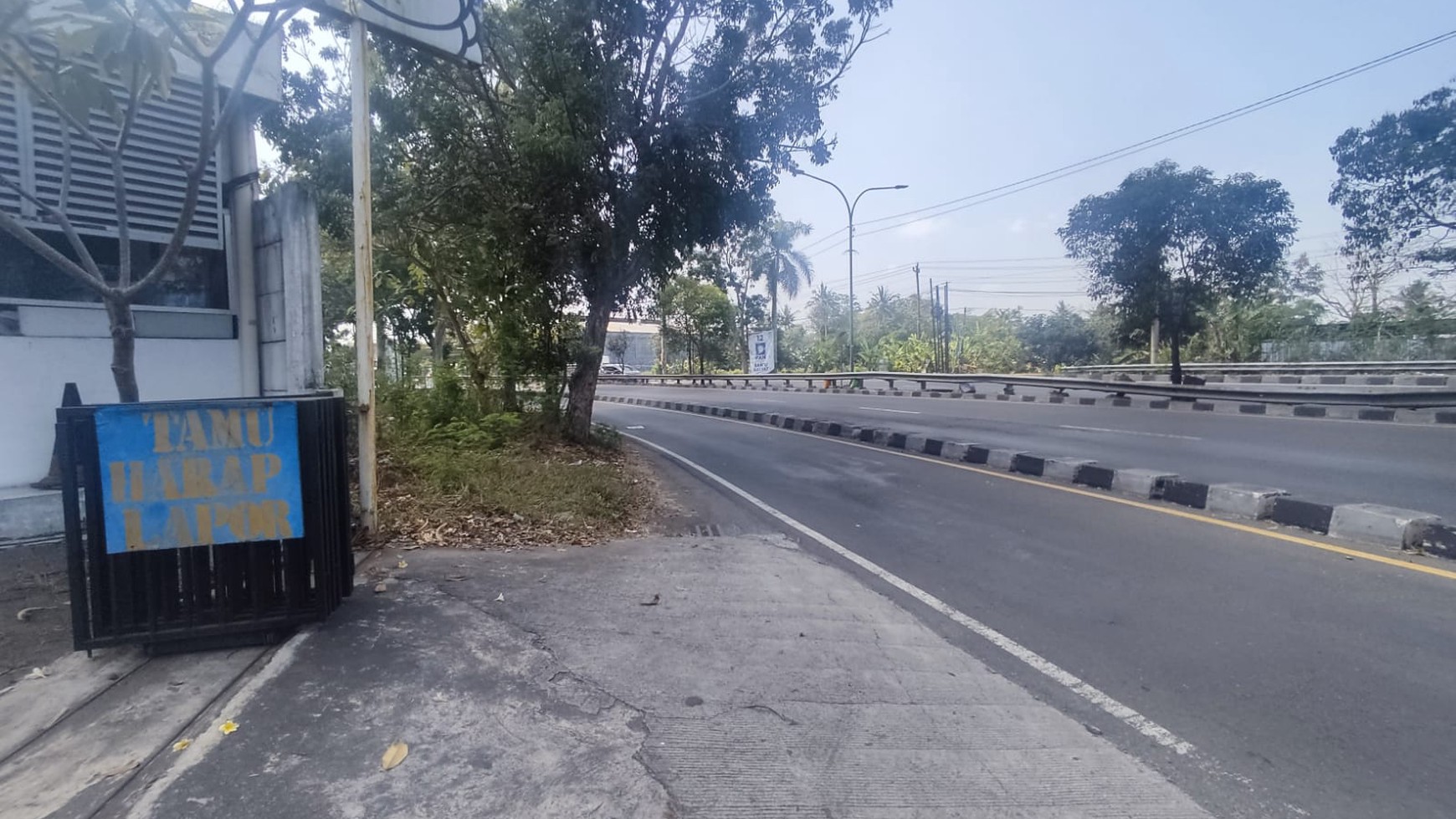 Tanah Luas Bonus Bangunan Cocok Untuk Usaha Lokasi Kasihan Bantul