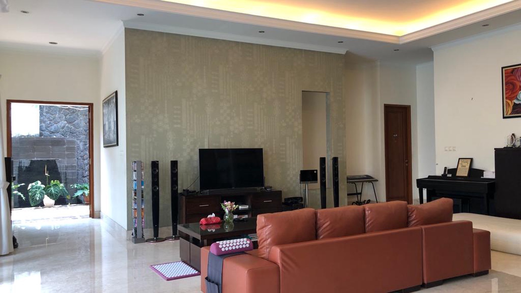 Rumah 2 LT modern,luas,elegant di Jl Kemang Timur, Mampang Jakarta Selatan