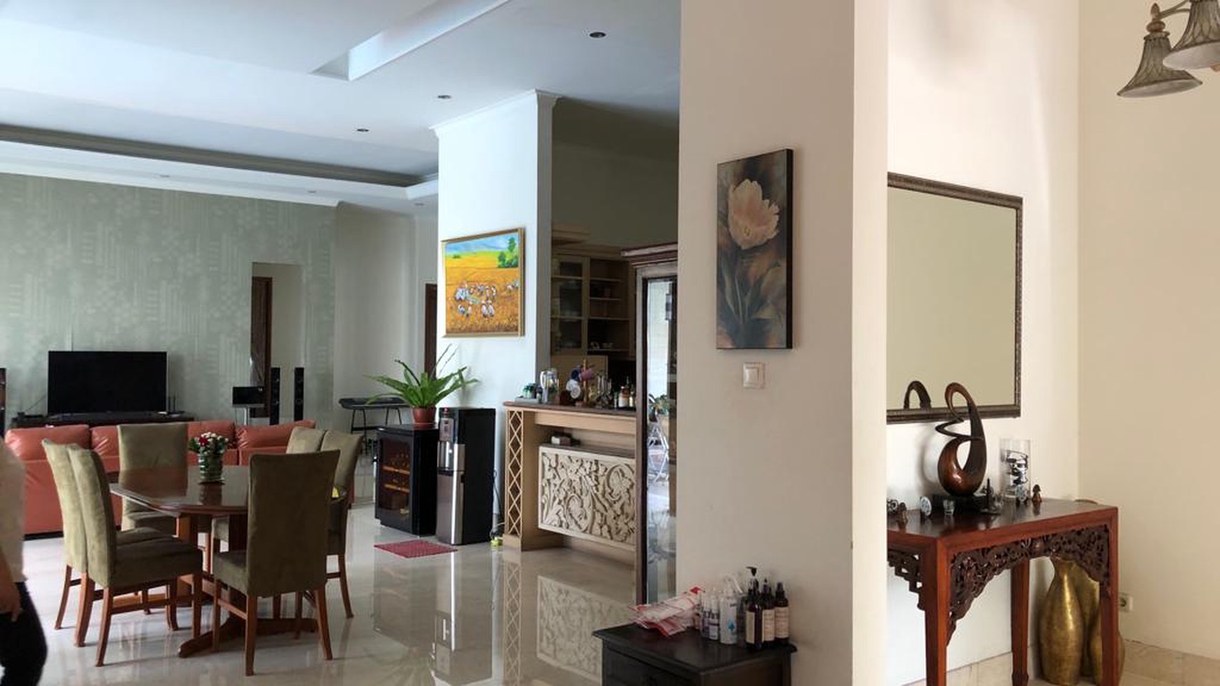 Rumah 2 LT modern,luas,elegant di Jl Kemang Timur, Mampang Jakarta Selatan