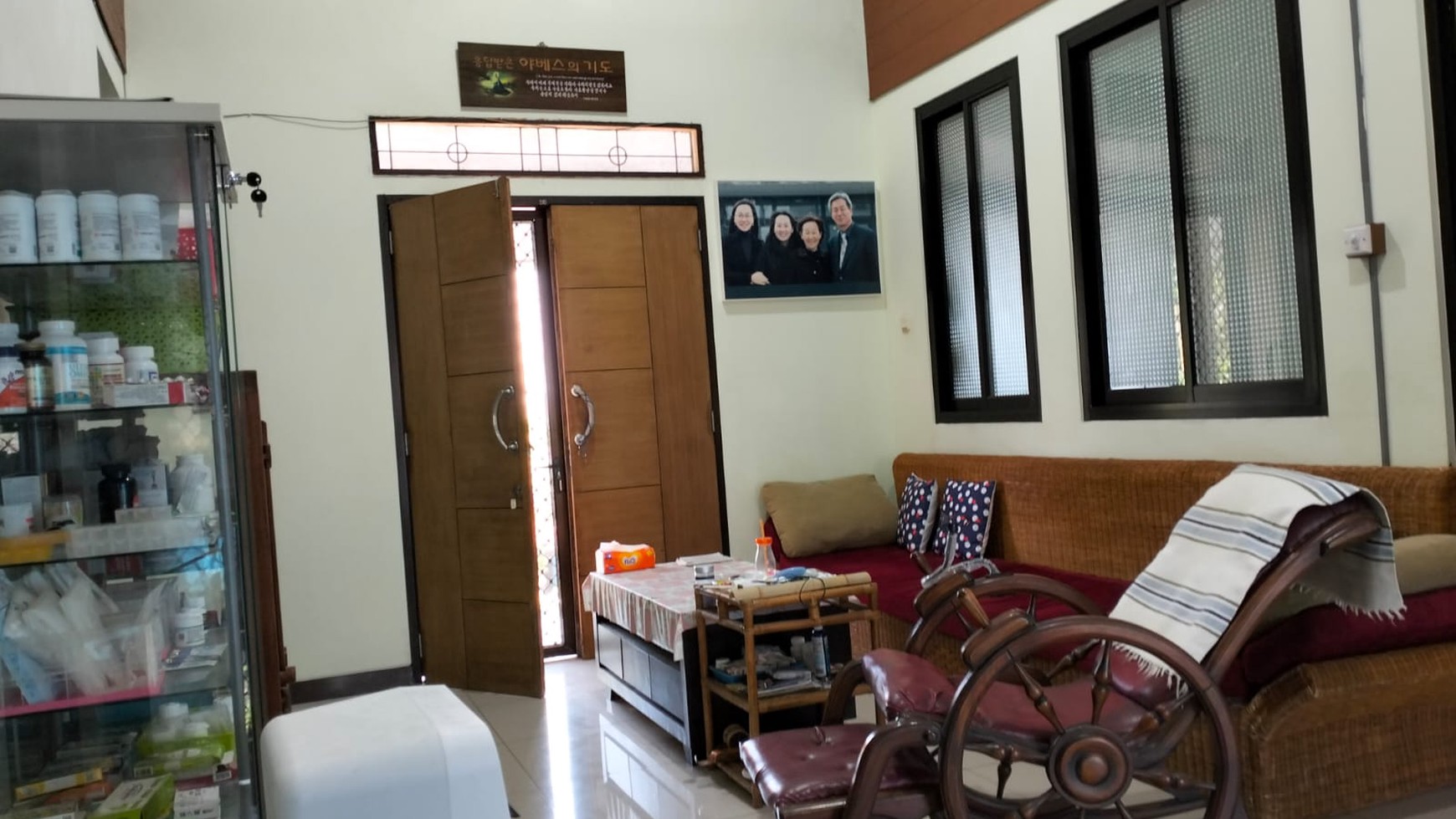 Rumah Bagus Semi Furnised di jl Sariwangi, Bandung