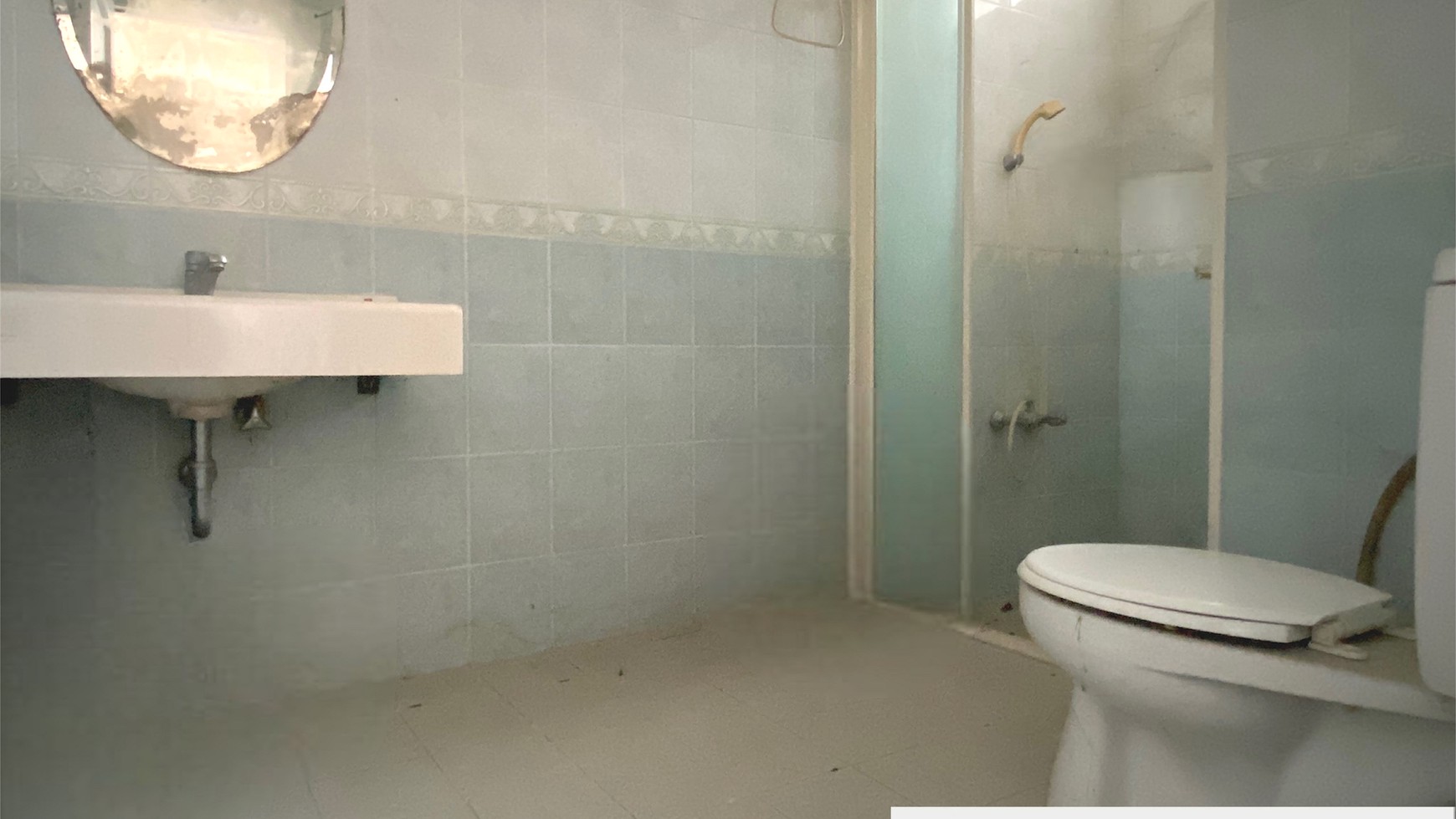 Rumah Depan Taman di Kota Wisata Cibubur