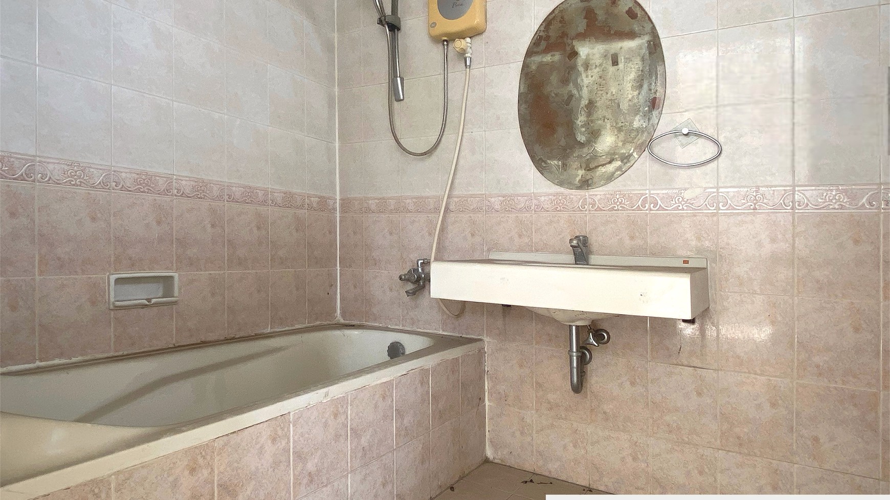 Rumah Depan Taman di Kota Wisata Cibubur