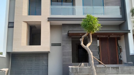 Rumah Dijual Citraland terdepan waterfont Baru Gress Modern Split Level