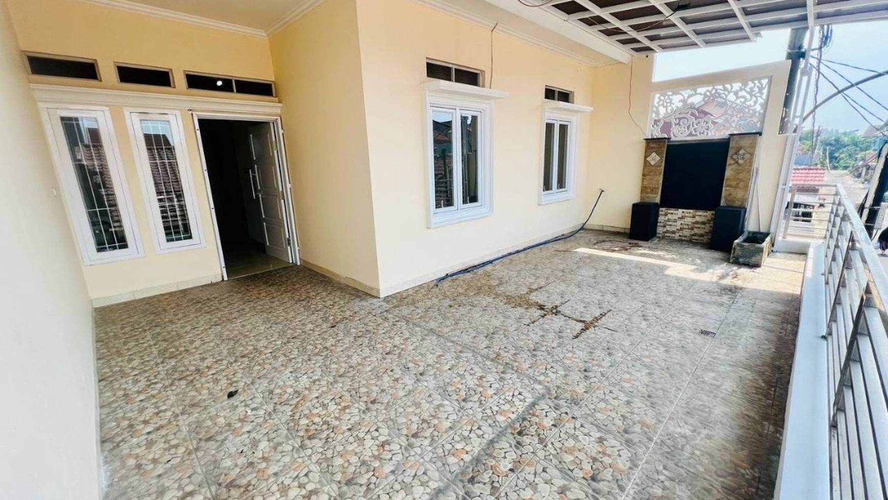 Dijual Rumah Full renovasi di Dukuh Zamrud, Mustikajaya, Bekasi