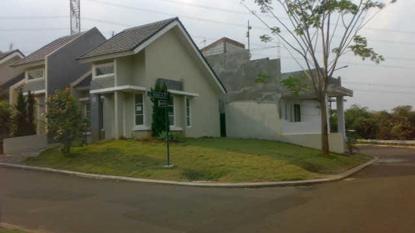 Dijual Cepat !! Rumah Legenda Wisata type hook ,Cibubur