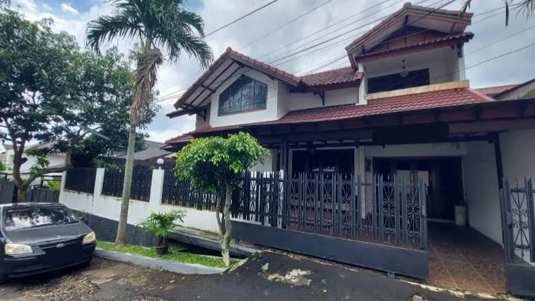 Cinere mega cinere rumah rapih halaman luas belakang informa