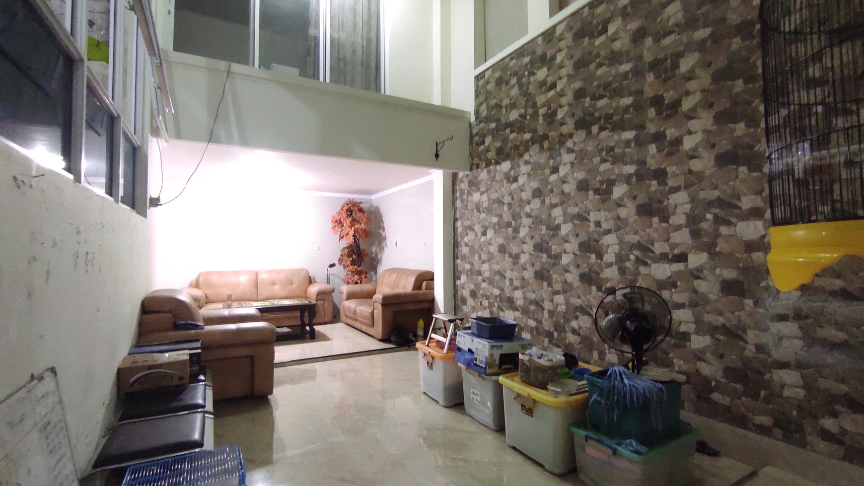 Dijual Rumah siap huni di water spring, split level, Grand wisata