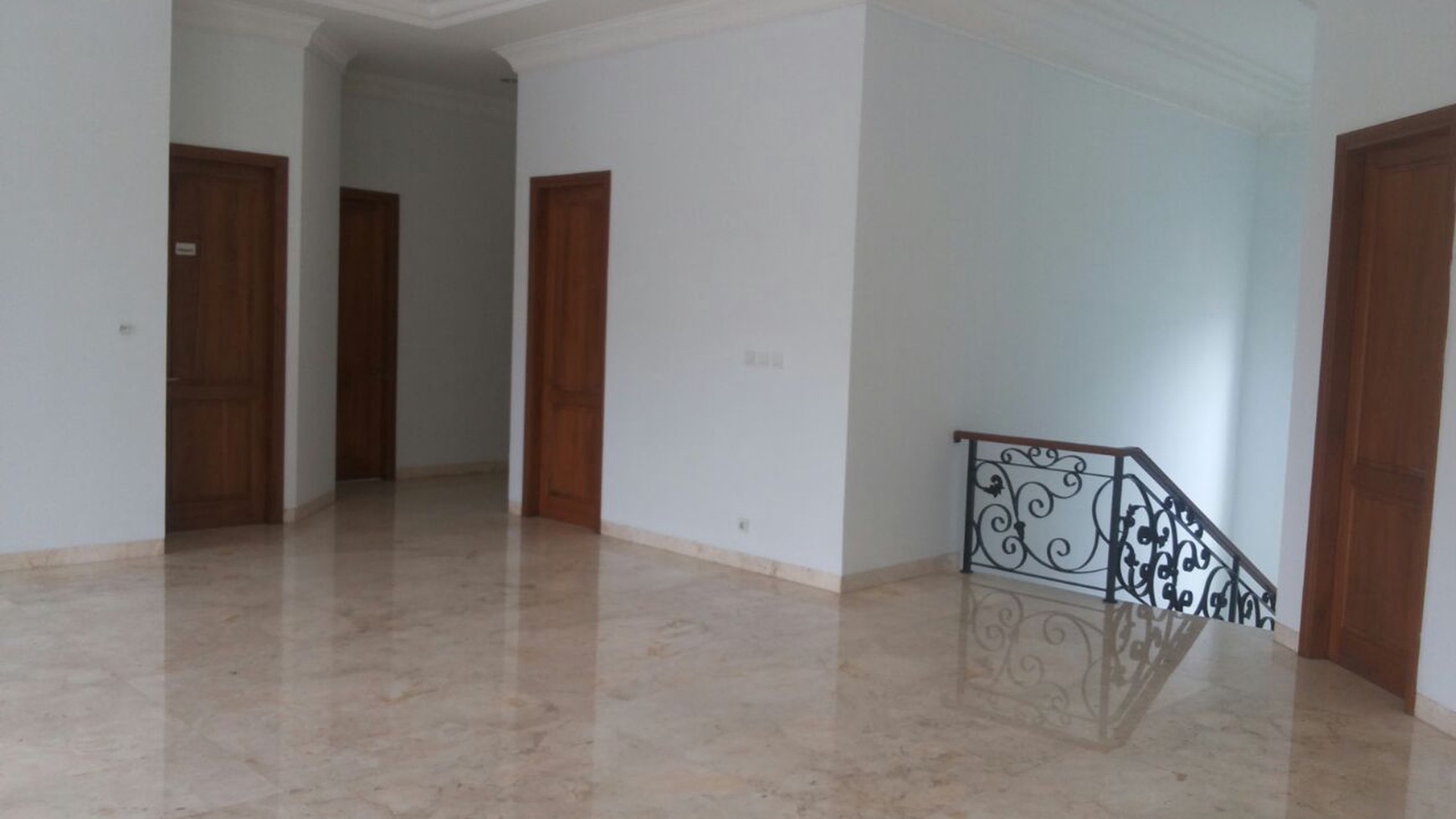 Nice House For Rent at Pejaten