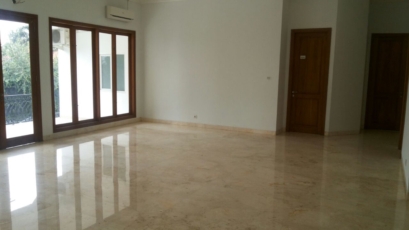 Nice House For Rent at Pejaten