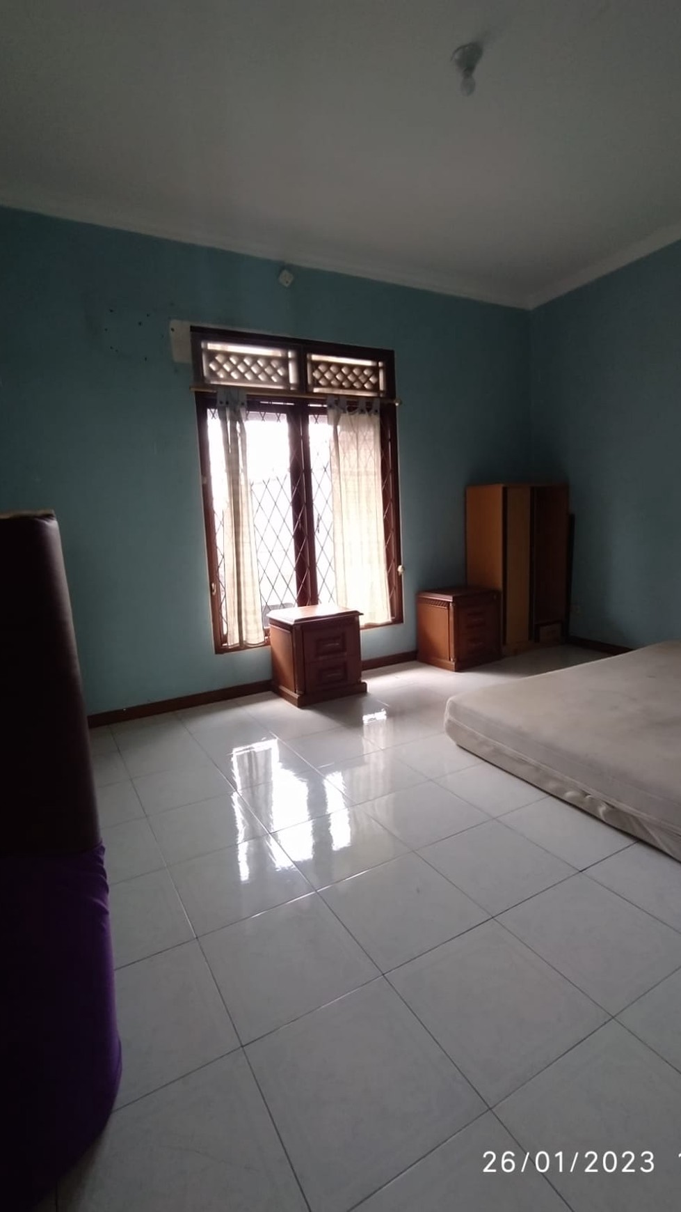 dijual rumah di dalam komplek pondok kuwera