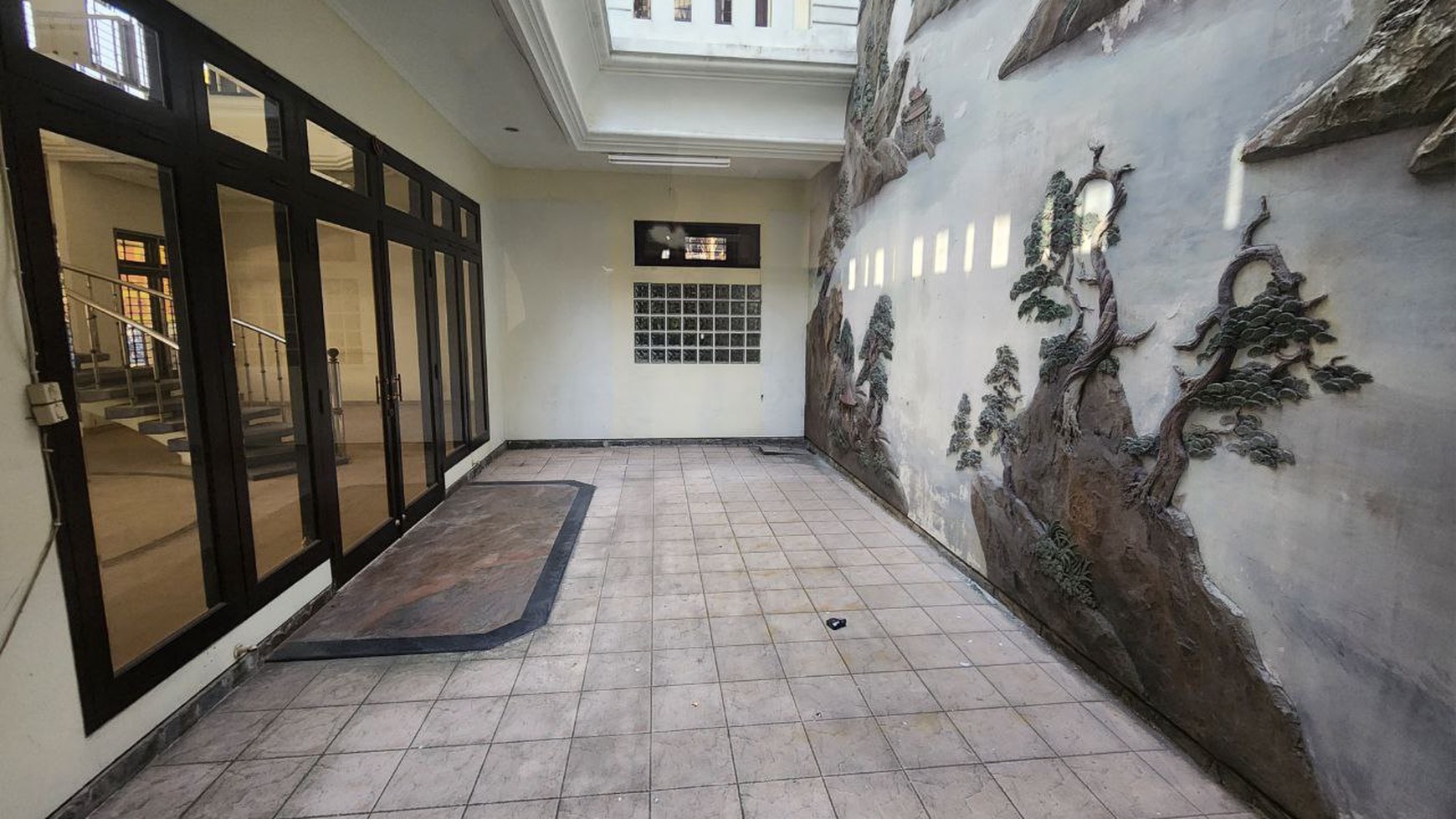 Rumah Mewah Dijual Area Exclusif Kertajaya Indah, Surabaya Pusat