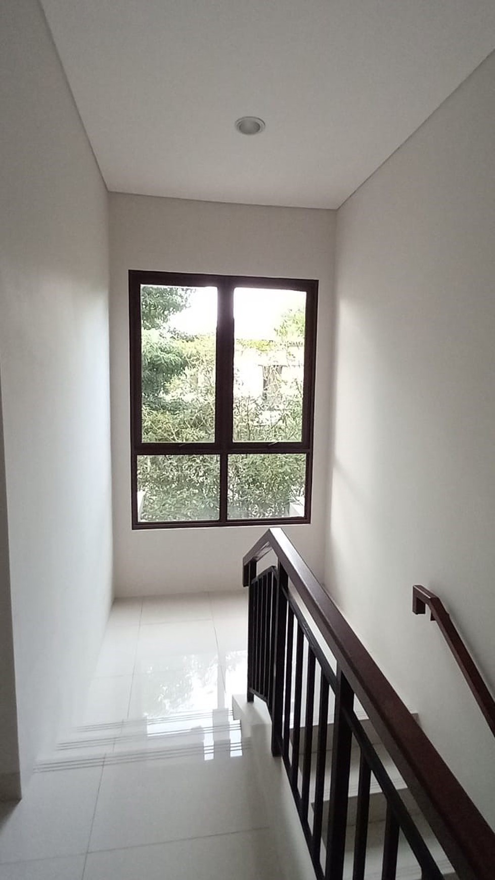 Jual rumah minimalis modern di Cluster Precia BSD City Tangerang 