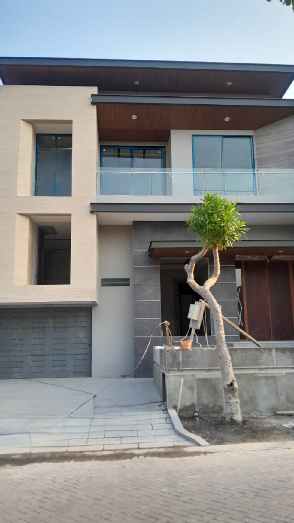 Rumah Waterfront Citraland Surabaya NEW Baru Split Level 5+1 K.Tidur 