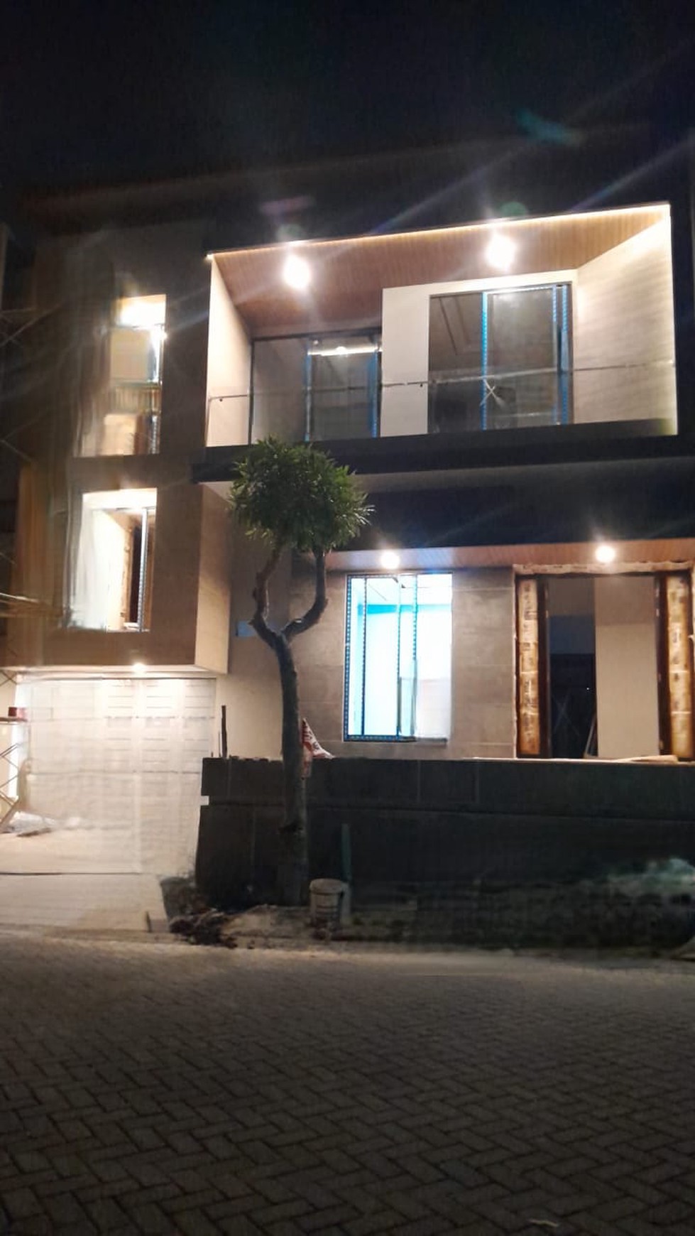 Rumah Waterfront Citraland Surabaya NEW Baru Split Level 5+1 K.Tidur 