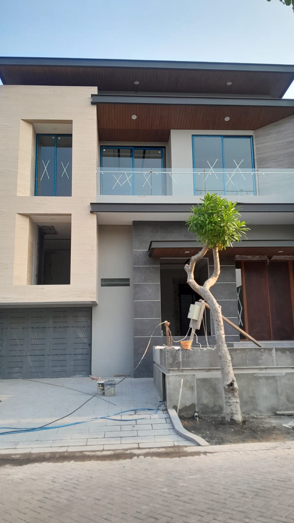 Rumah Waterfront Citraland Surabaya NEW Baru Split Level 5+1 K.Tidur 