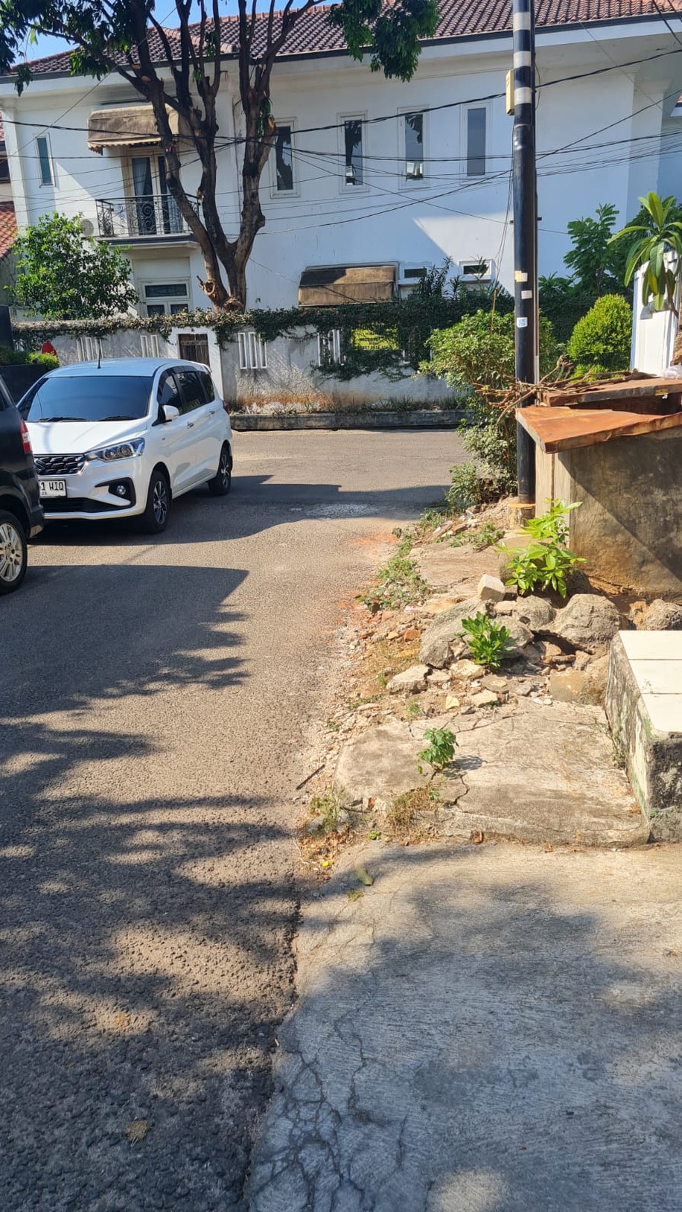 Rumah Hitung tanah Di Jl H Abdul Majid Dalam Komp Deplu, Cipete Jakarta Selatan