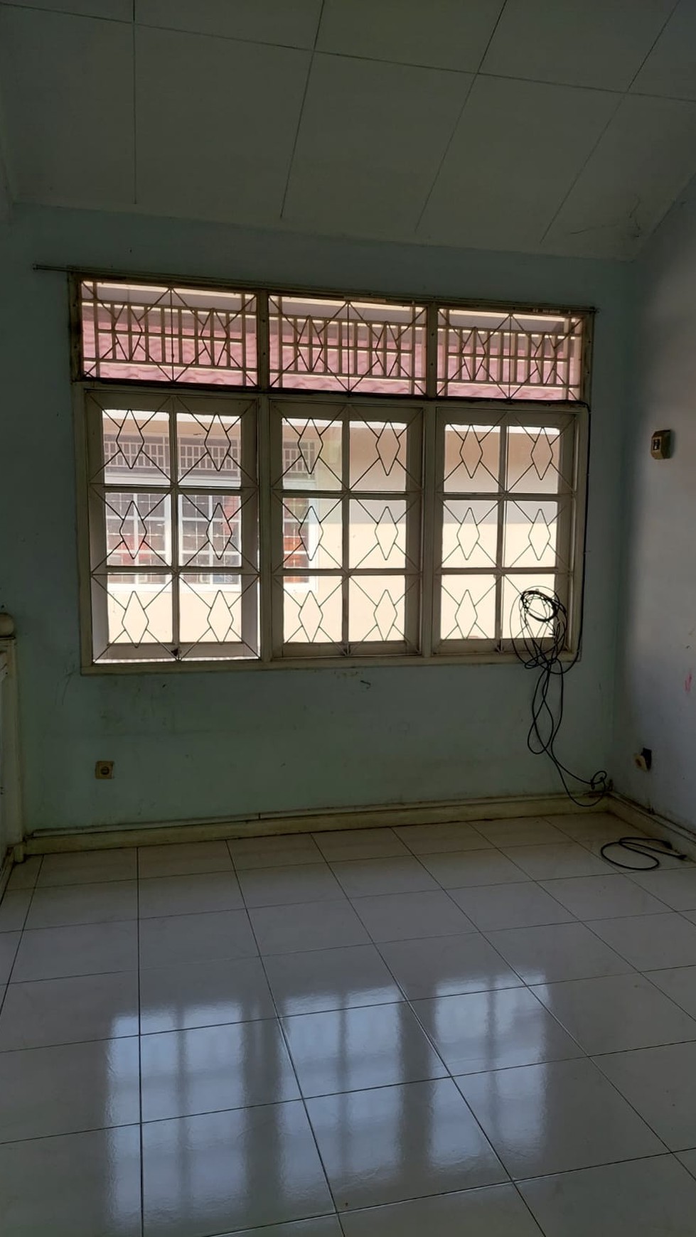 Disewakan Rumah Hook Siap Huni dan Strategis @Kasuari, Bintaro