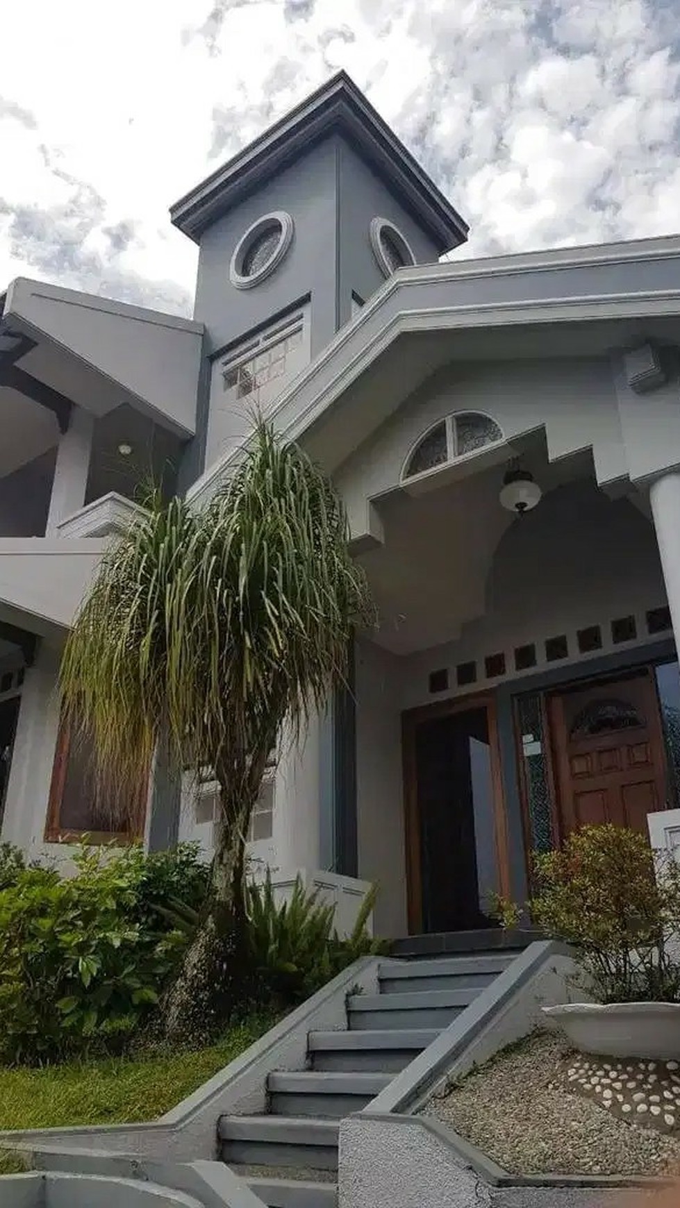 Rumah 2 Lantai , Sarijadi , dekat Politeknik Negri Bandung