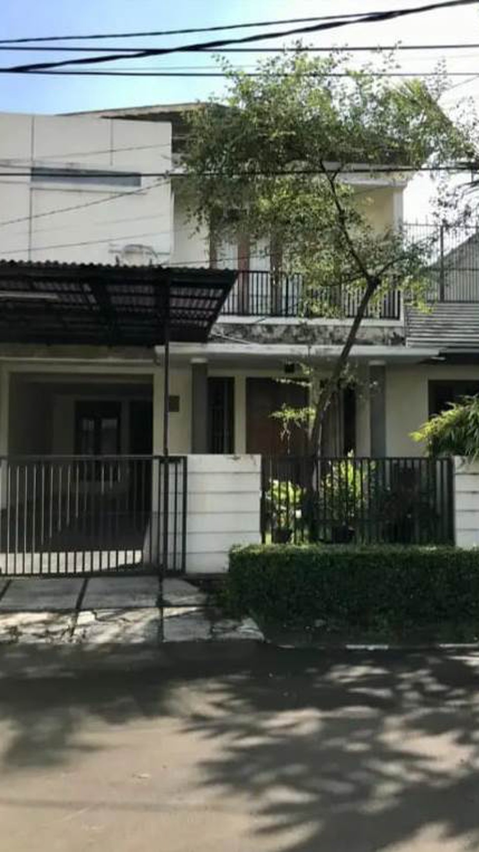 Rumah 2 lantai siap huni di Bintaro sek 3A.