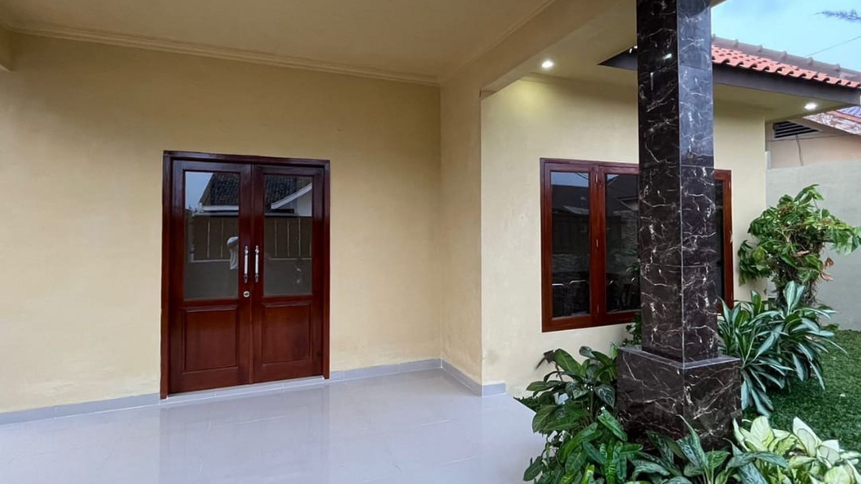 Dijual Rumah ada Kantornya Siap Huni ml