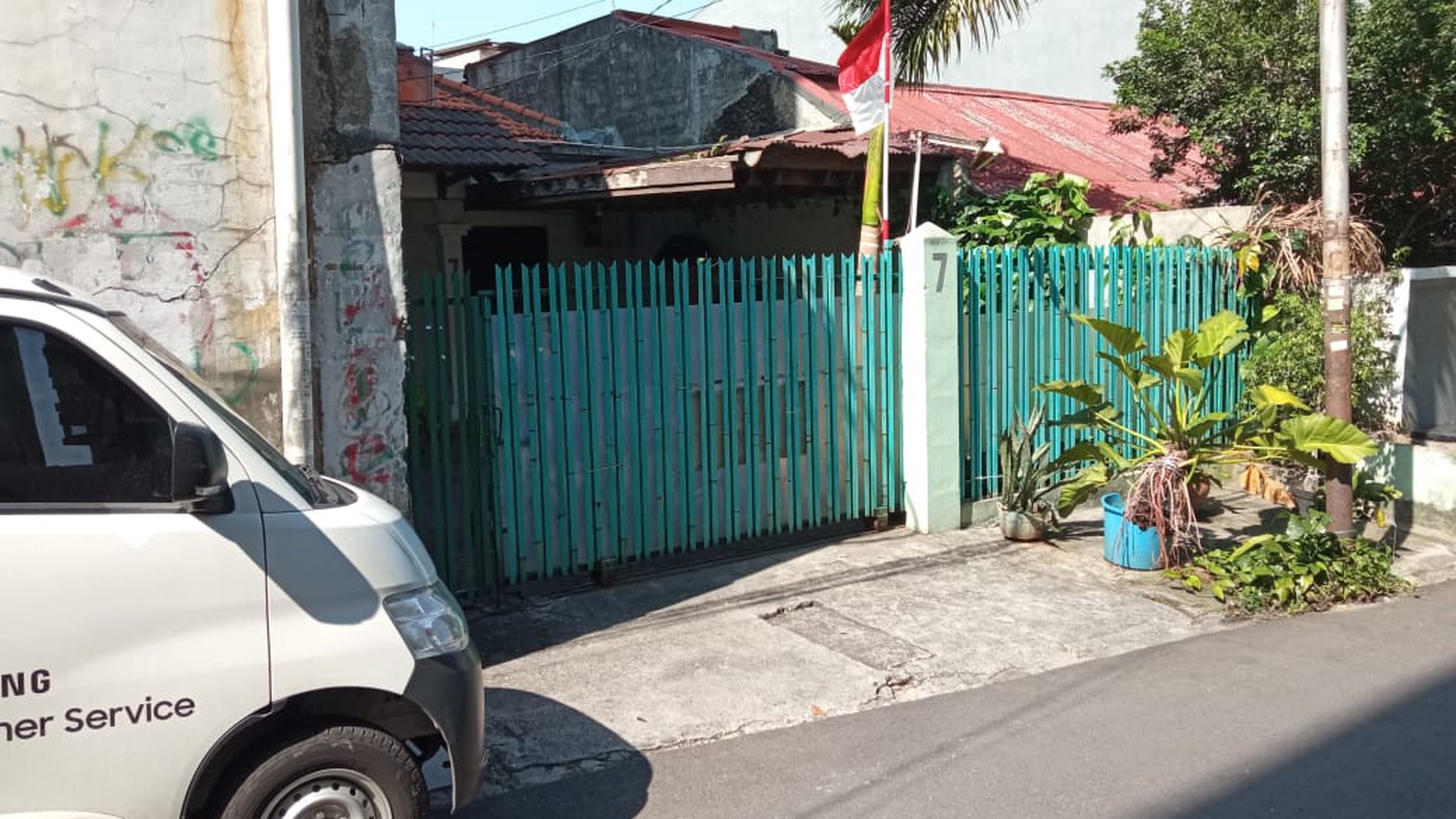 Rumah strategis di Jalan Praja Dalam E,  Kebayoran Lama Jakarta Selatan