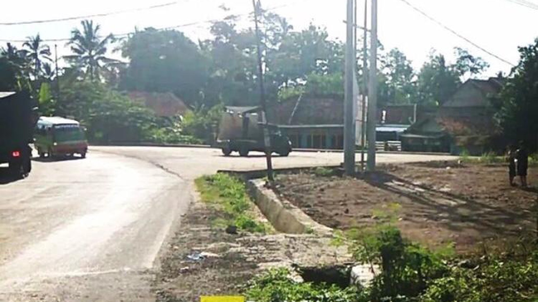 Tanah murah dan sangat strategis di pinggir Jalan Raya Negeri Sakti