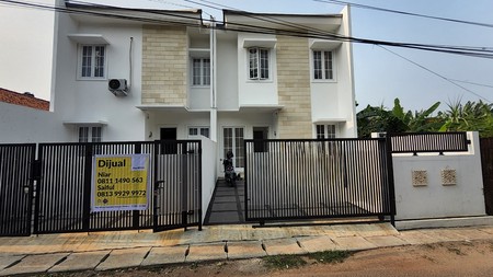 Rumah Bagus Brand New siap Huni di Jl Gunung Indah, Lebak Bulus, Jakarta Selatan 