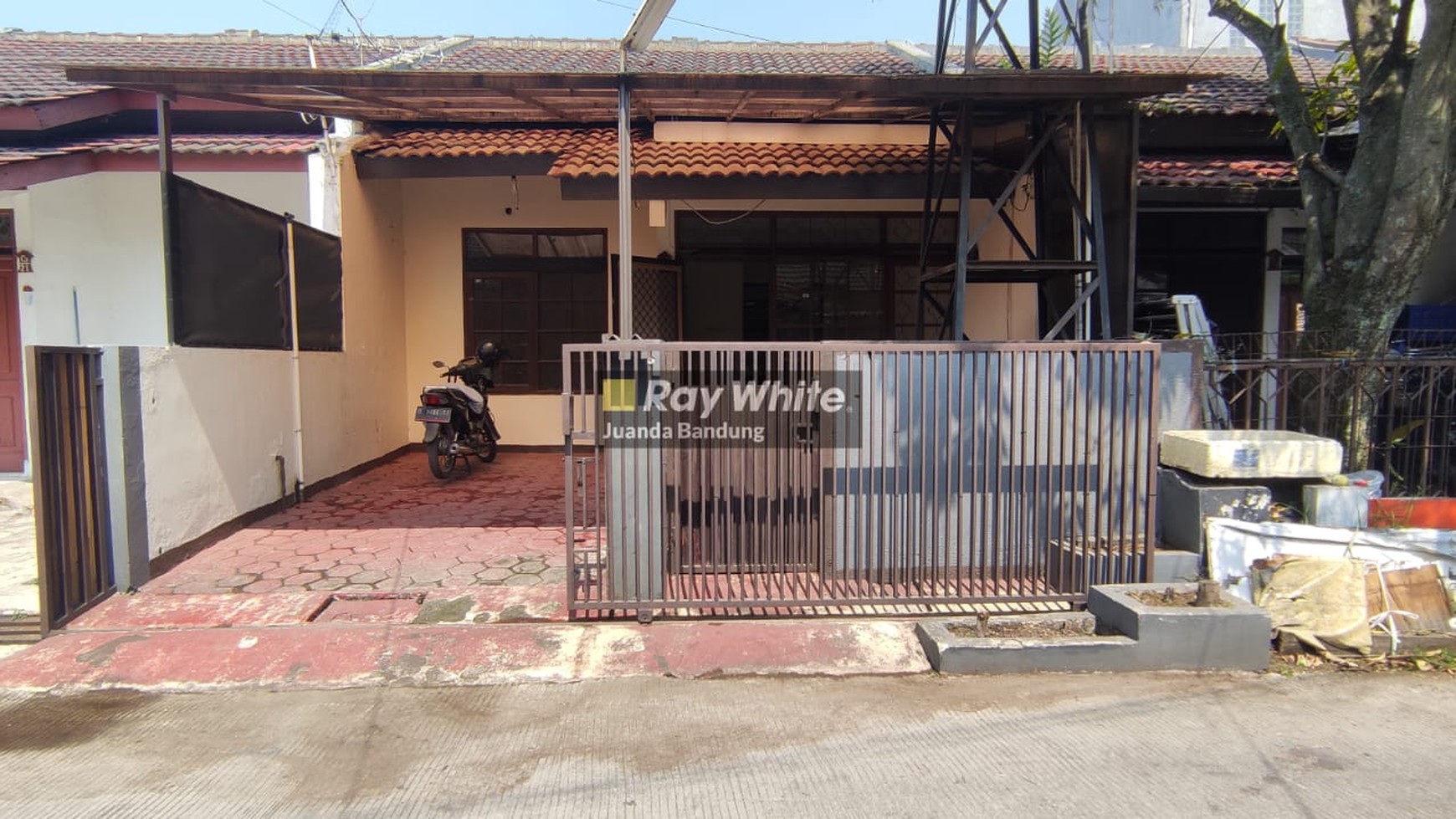 Turun Harga! Rumah Minimalis Lokasi Strategis di Taman Kopo Indah 2, Kopo - Bandung