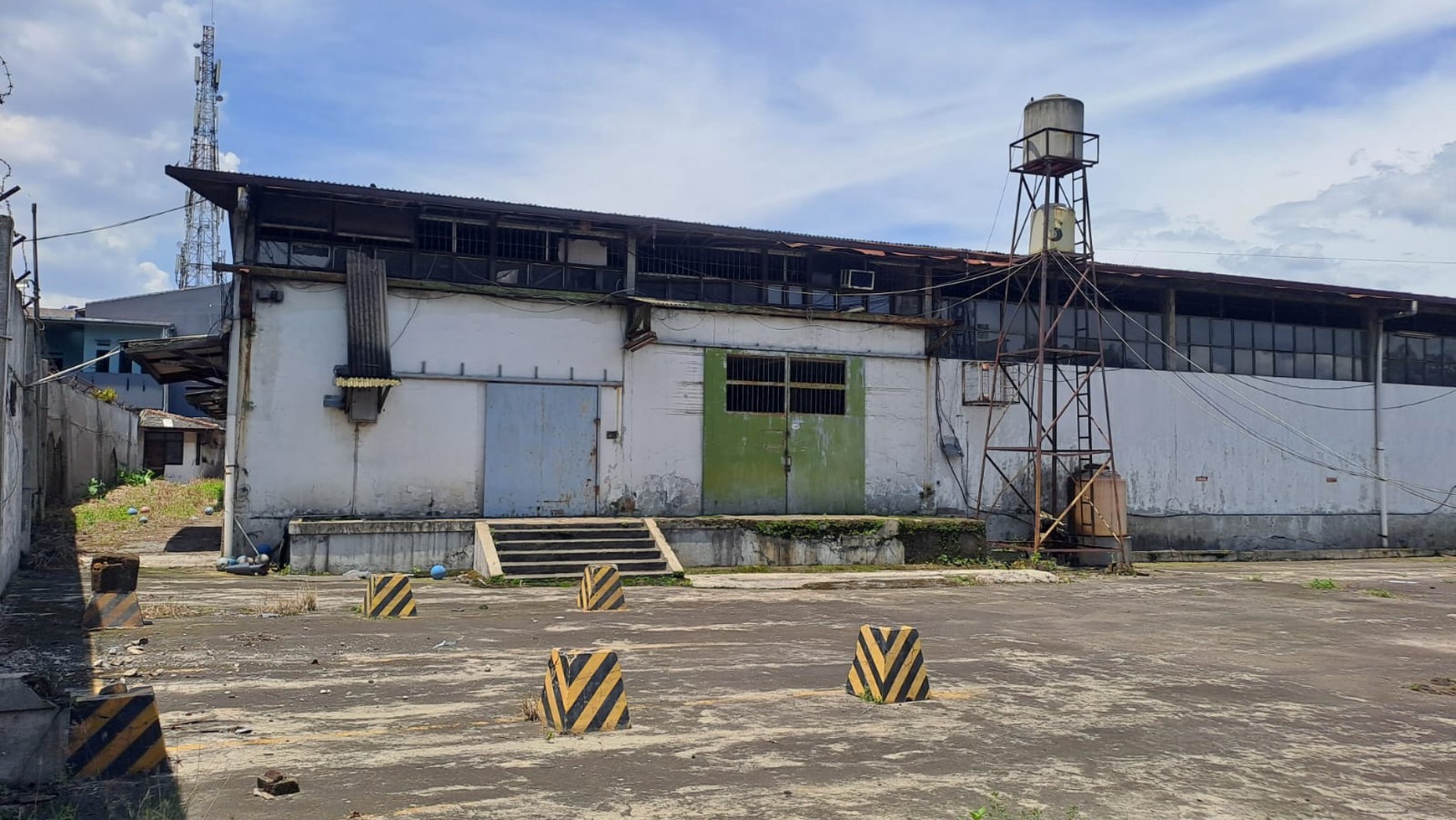 DIJUAL GUDANG STRATEGIS di MOHAMMAD TOHA, DAYEUH KOLOT, BANDUNG - DEKAT PINTU TOL PADALEUNYI