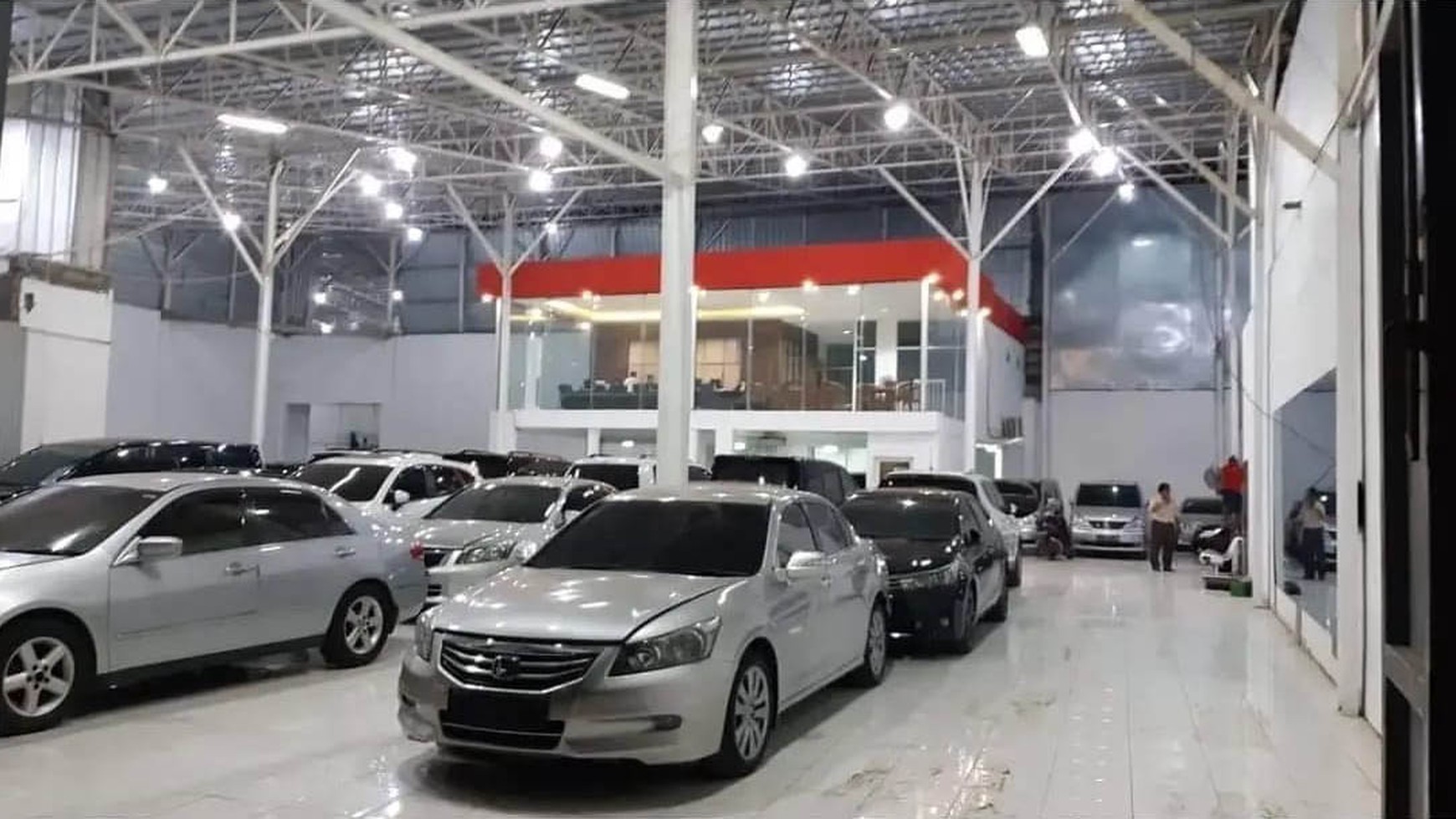 Showroom Husein Sastra Negara, Juru Mudi, Benda, Luas 2.500m2