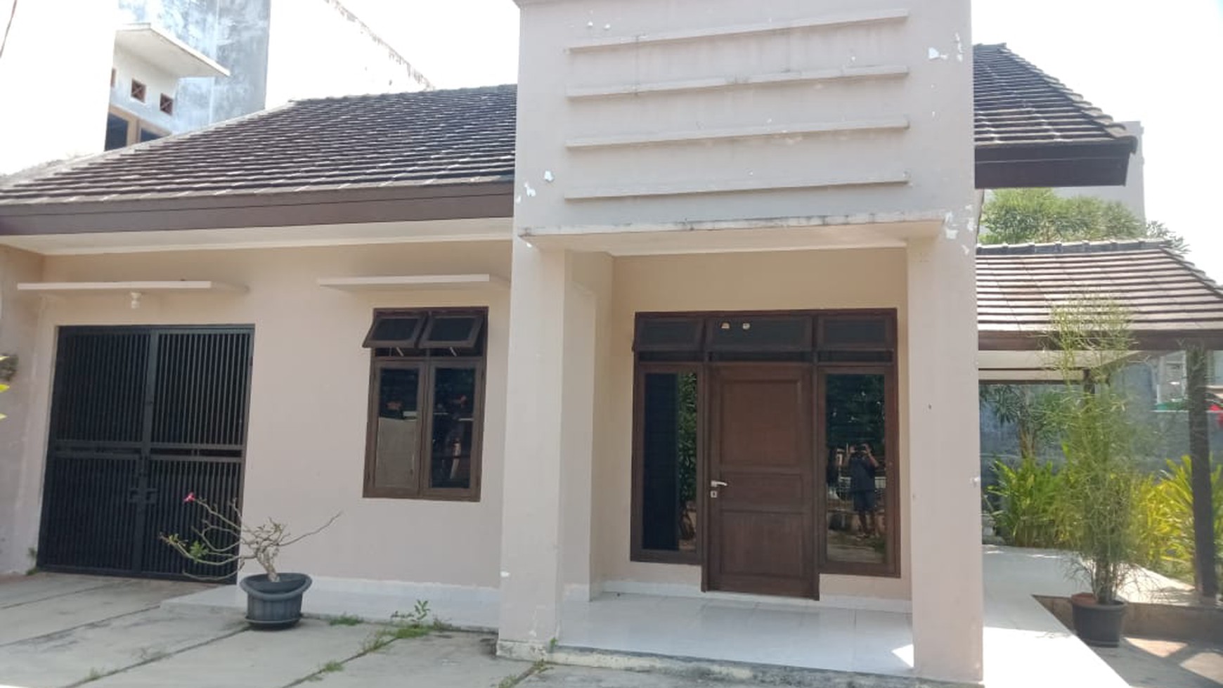 Rumah Asri, halaman luas, siap huni di Joglo