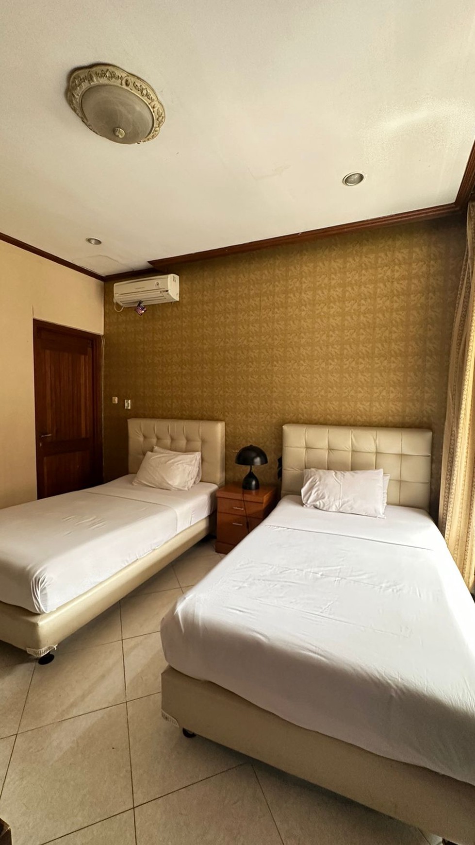 Hotel dengan gaya jawa klasik di lebak bulus, jakarta selatan