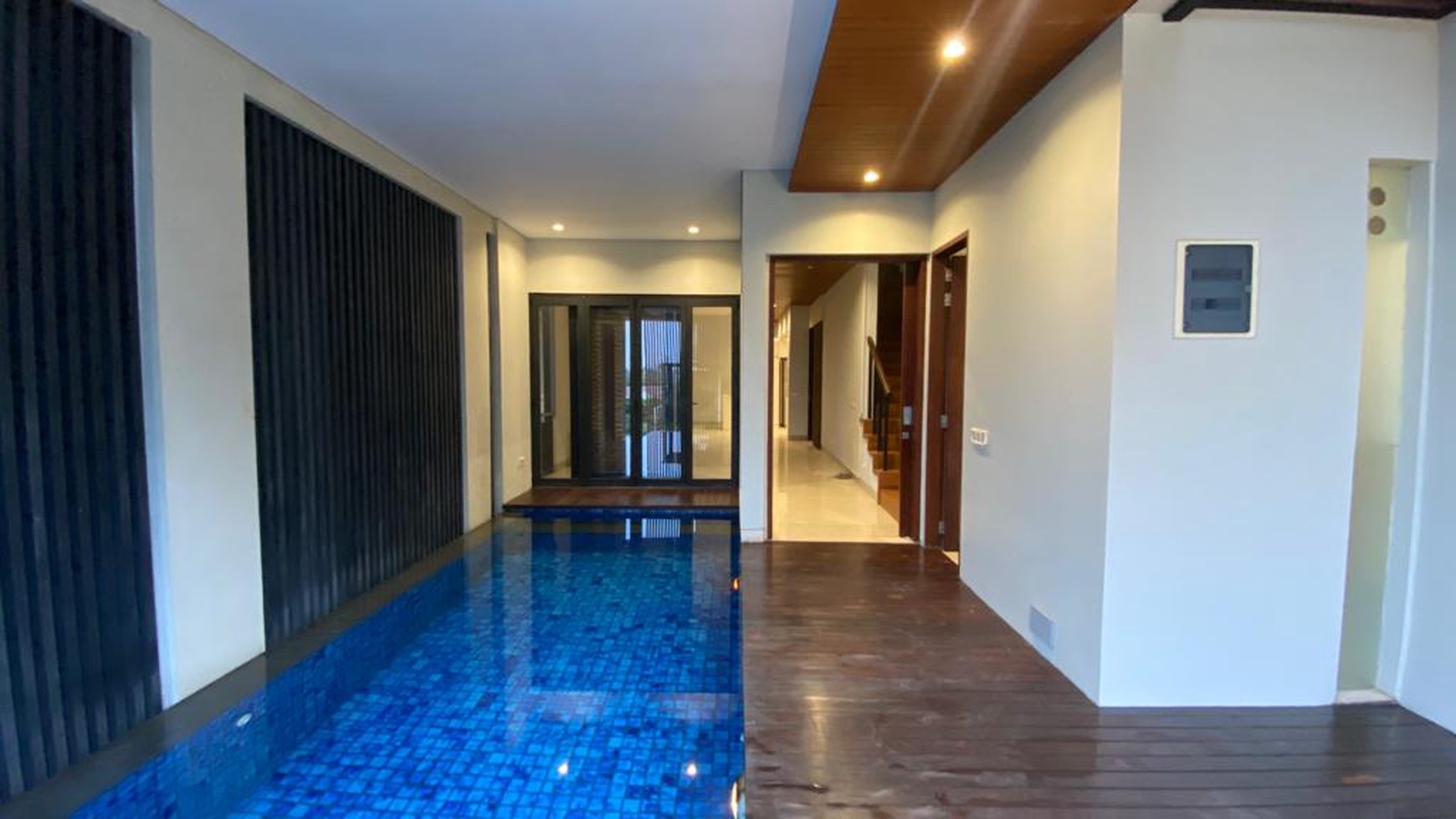  BEAUTIFUL  AND MODERN HOUSE AT CIPETE, JAKARTA SELATAN