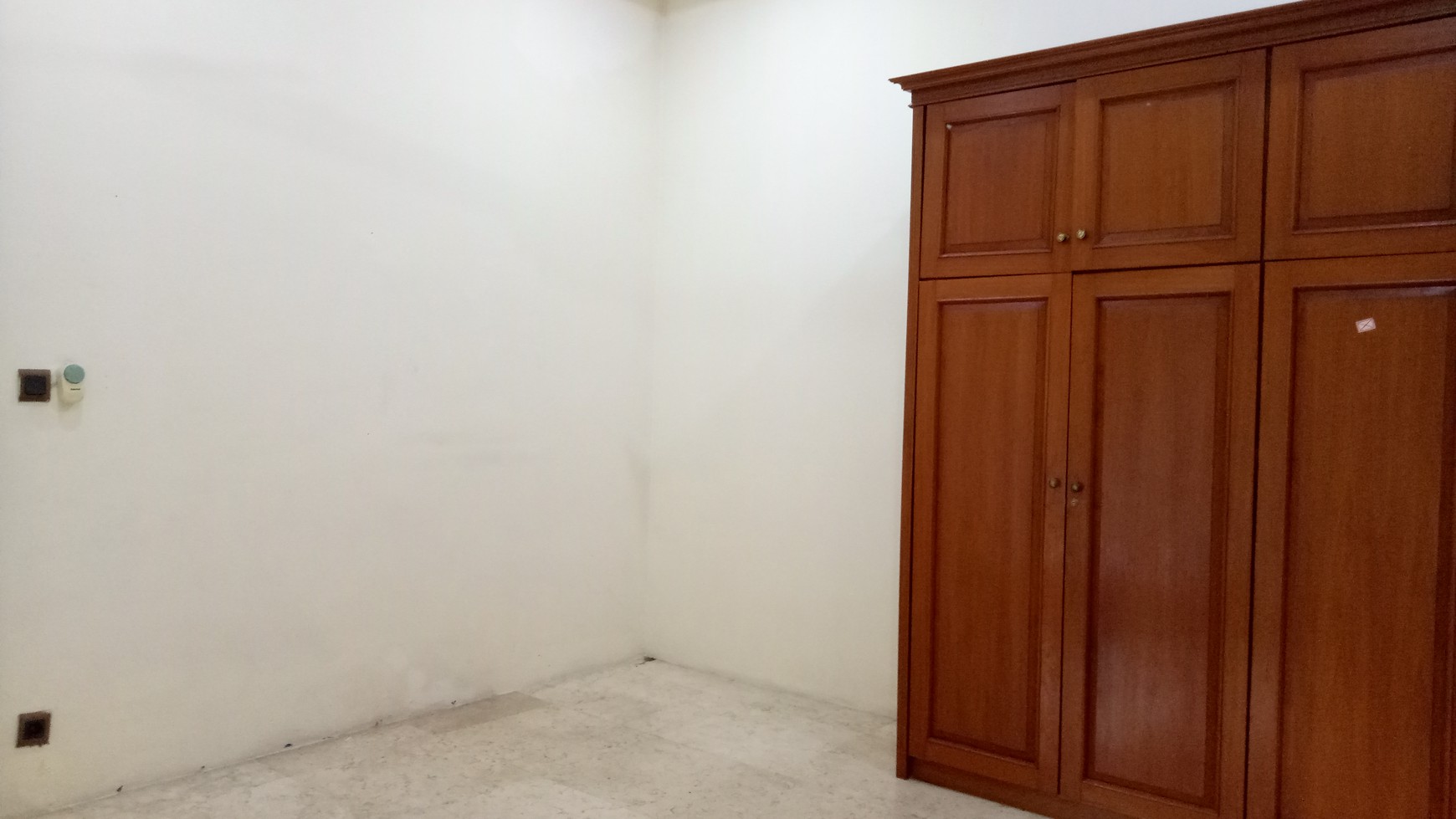 CLASSIC HOUSE AT AMPERA SUITABLE FOR OFFICE