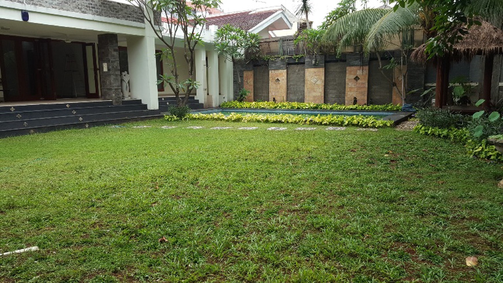 Great House with Fabulous Garden at cilandak , jakarta selatan