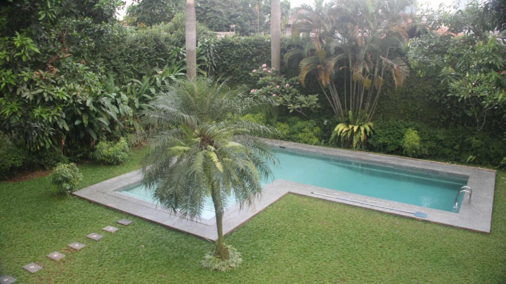 Excellent House, Stylish with HUGE Back and Front Yard in Cipete