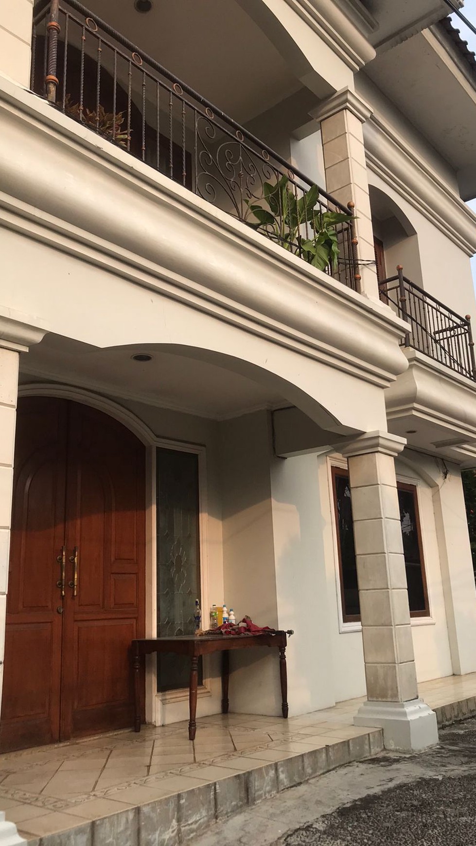 FOR SALE Rumah 2 Lantai, Bagus, Sertifikat Hak Milik, IMB Dan PBB Di Jalan Rawa Simprug, Kebayoran Lama, Jakarta Selatan